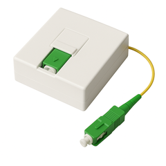 INF-PTO1FOE - équipée de 1 pigtail G657A2 et de 1 traversée SC/APC à clapet